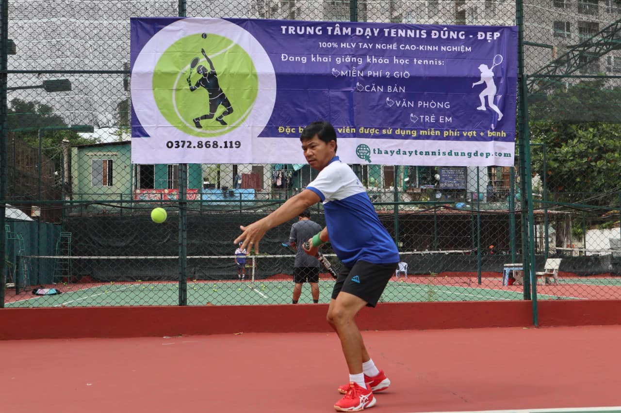 Huấn Luyện Viên tennis Minh Hoàn