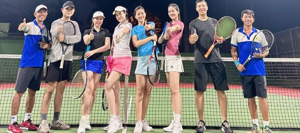 Lợi ích của của khóa học tennis cho công ty